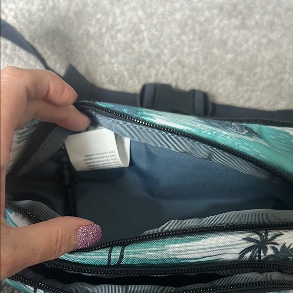 Dakine Hawaiian print Belt Bag with Adjustable Strap - Picture 5 of 7